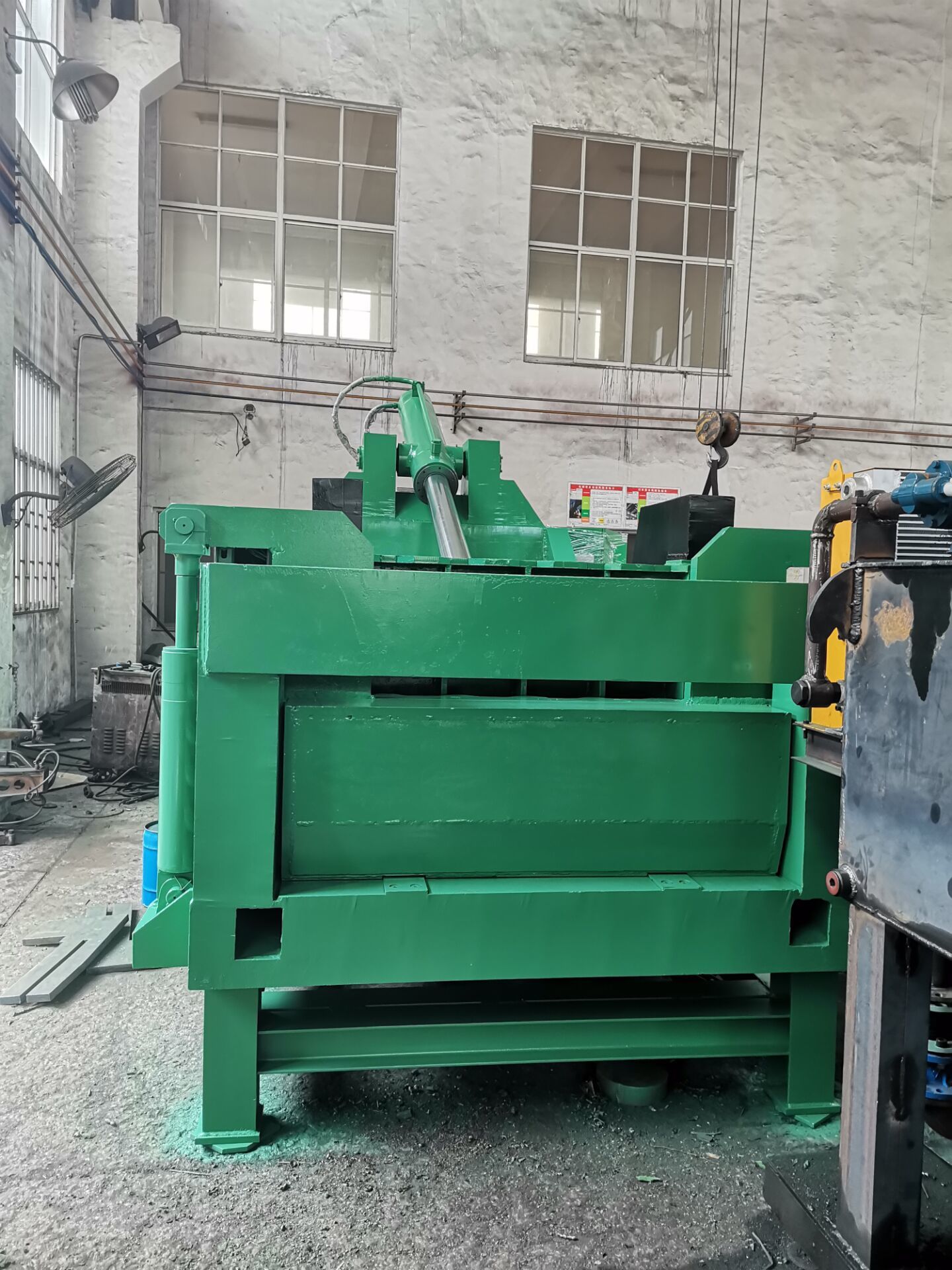 Boost Recycling Efforts 135Tons Scrap Metal Baler Machines Automatic Operation Mode Low Energy Consumption